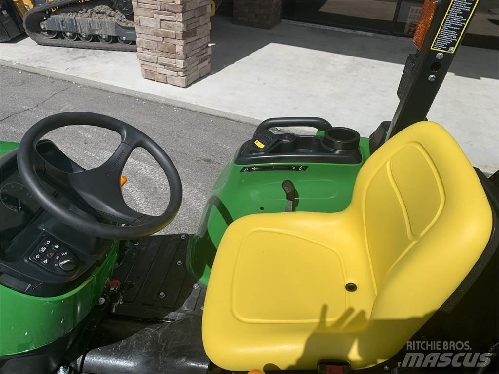 John Deere 3038E Kompaktné traktory