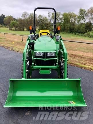 John Deere 3043D Traktory