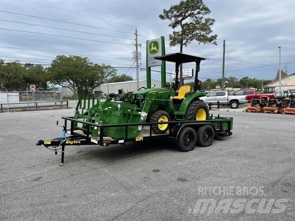 John Deere 3043D Traktory