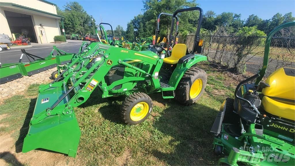 John Deere 3043D Traktory