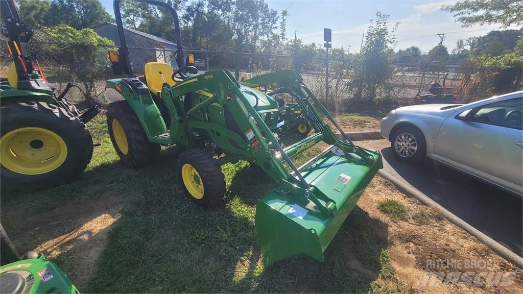 John Deere 3043D Traktory
