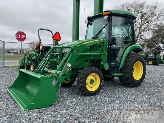 John Deere 3046R Traktory