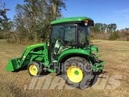 John Deere 3046R Traktory