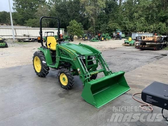 John Deere 3046R Traktory