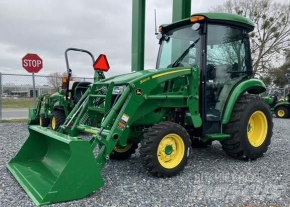 John Deere 3046R Traktory