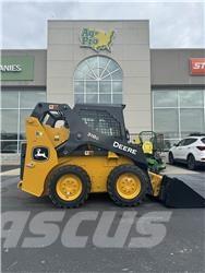 John Deere 318G Šmykom riadené nakladače