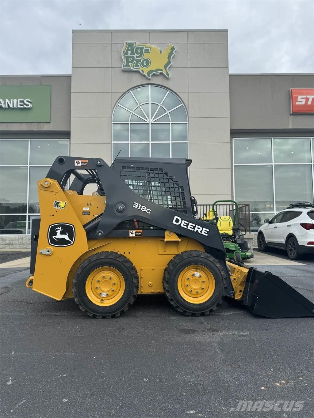John Deere 318G Šmykom riadené nakladače