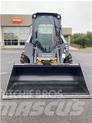 John Deere 318G Šmykom riadené nakladače