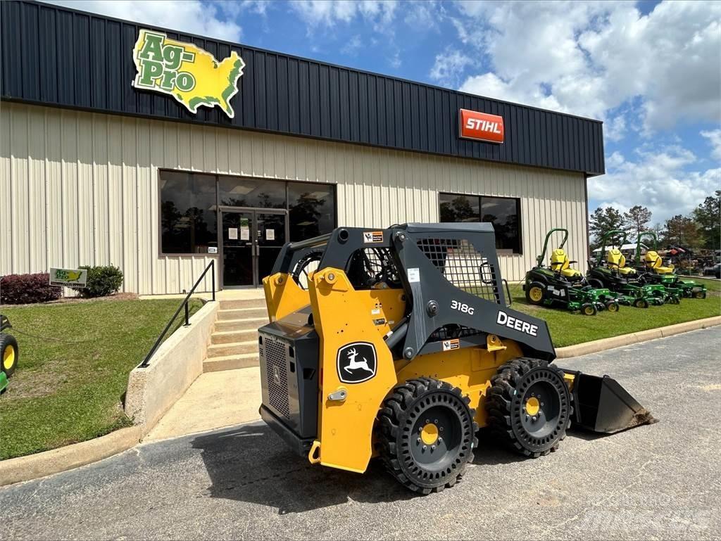 John Deere 318G Šmykom riadené nakladače