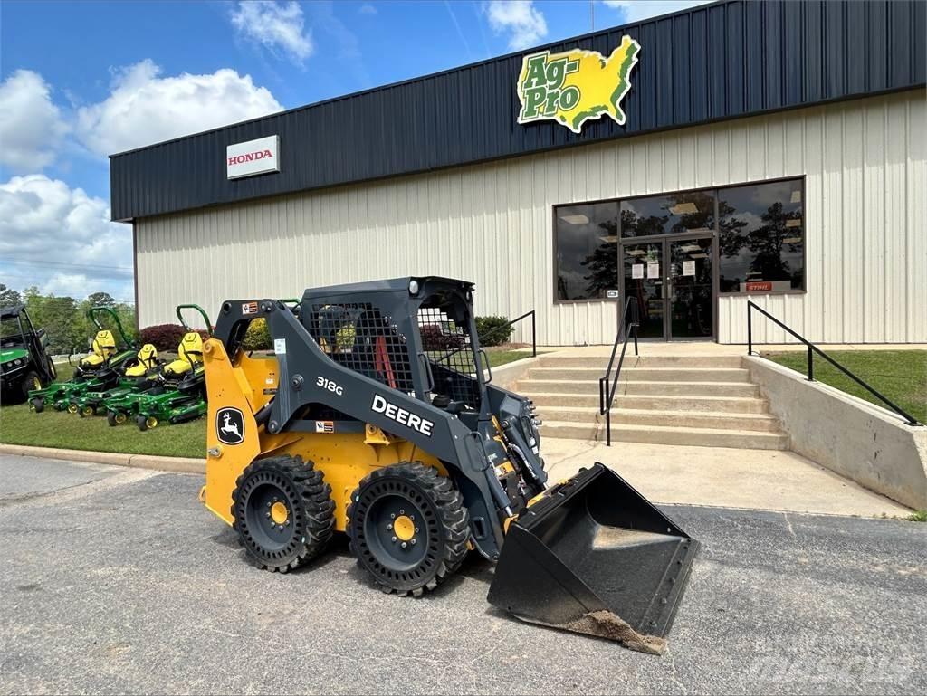 John Deere 318G Šmykom riadené nakladače