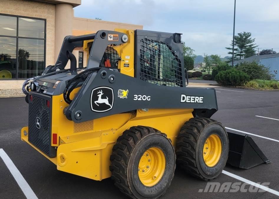 John Deere 320G Šmykom riadené nakladače