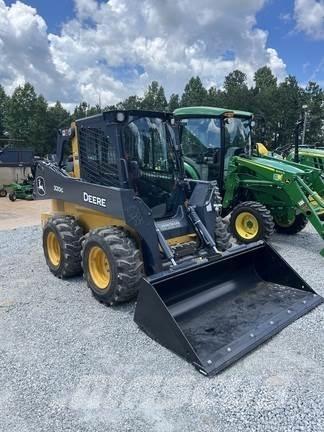 John Deere 320G Šmykom riadené nakladače