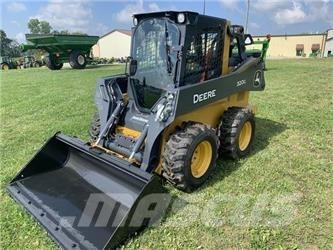 John Deere 320G Šmykom riadené nakladače