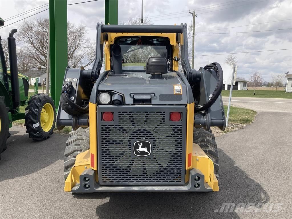 John Deere 324G Šmykom riadené nakladače