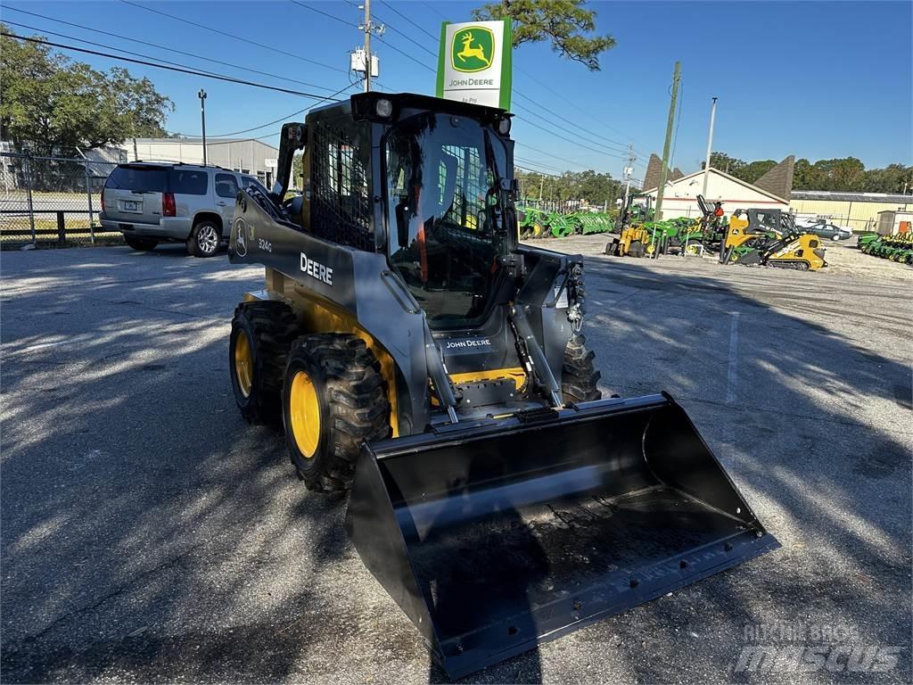 John Deere 324G Šmykom riadené nakladače