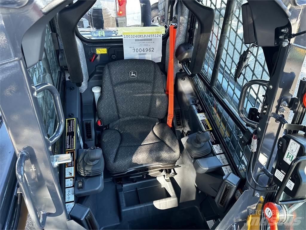 John Deere 324G Šmykom riadené nakladače