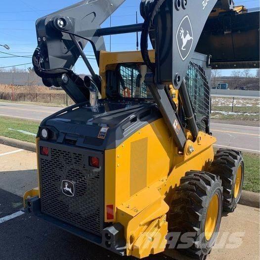 John Deere 324G Šmykom riadené nakladače