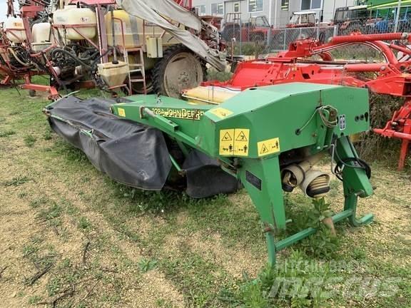 John Deere 328A Žací stroj-kondicionér