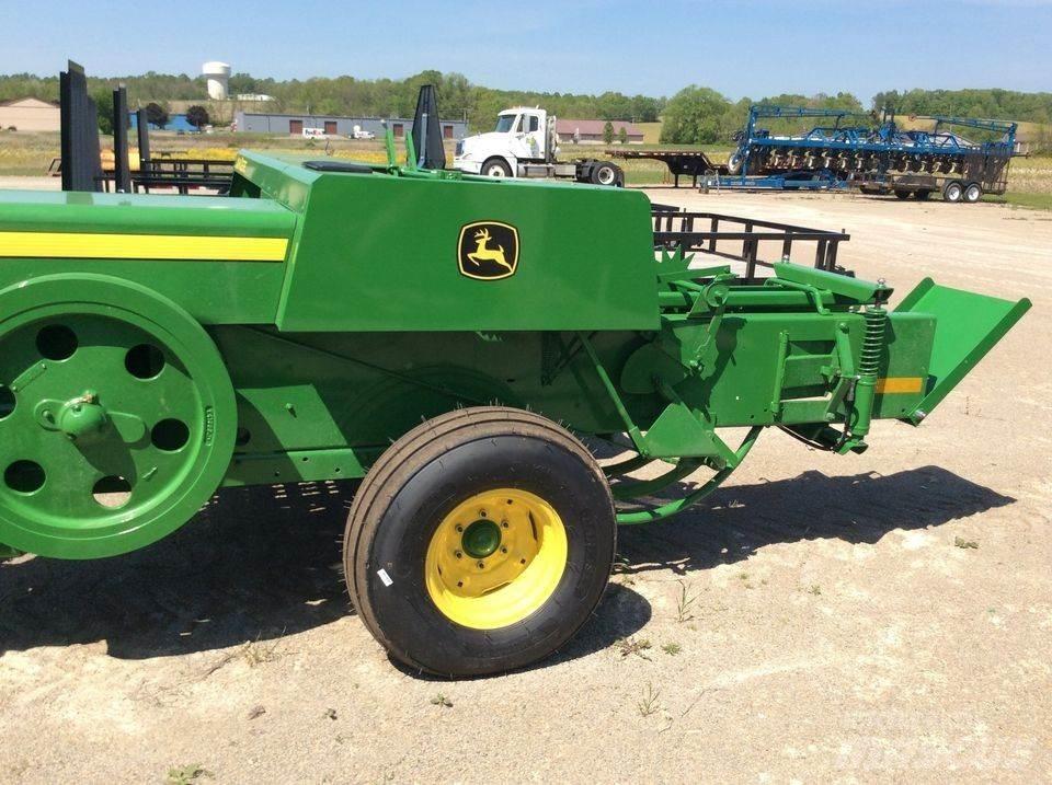 John Deere 348 Lisy na hranaté balíky