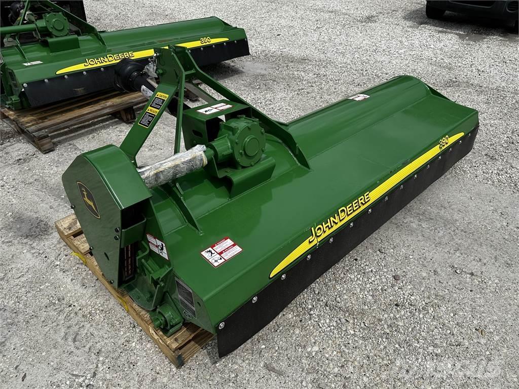 John Deere 390 Žacie stroje