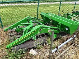 John Deere 400E Traktory