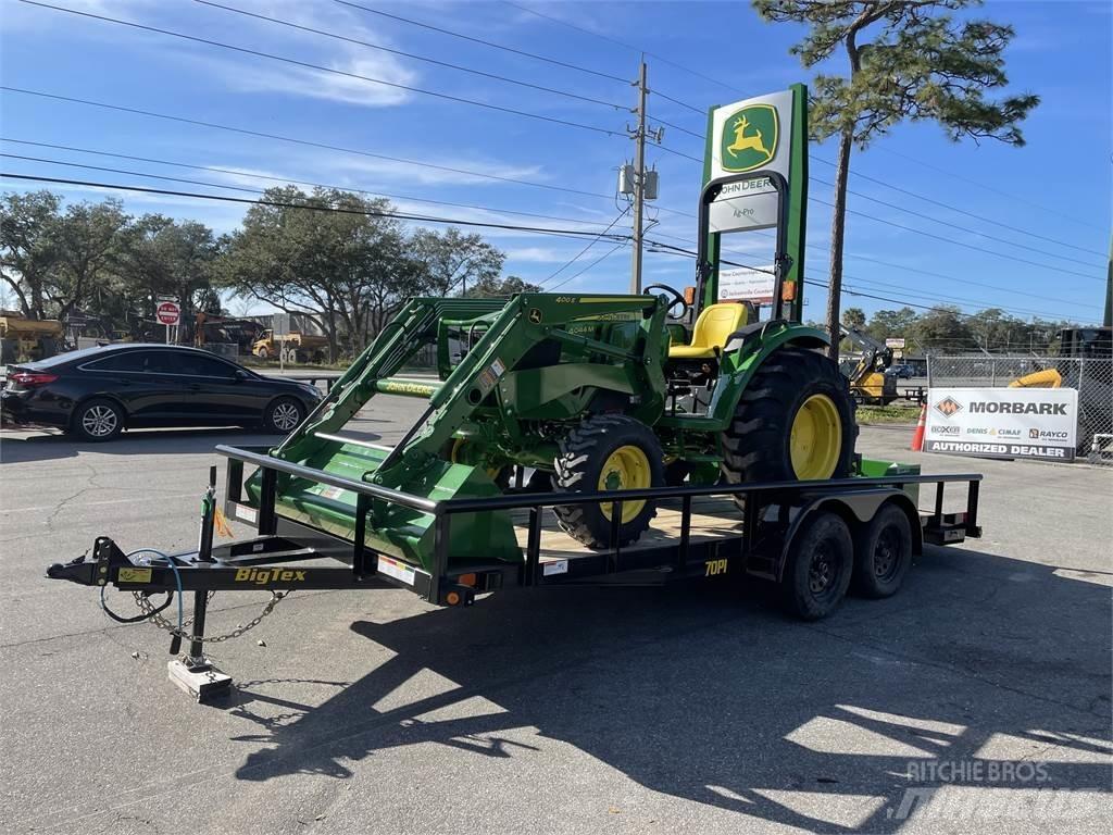 John Deere 4044M Traktory