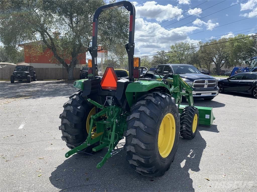 John Deere 4044M Traktory