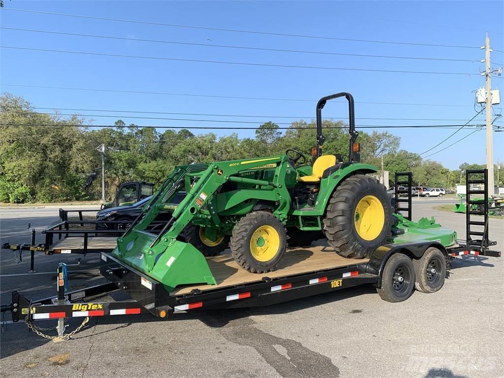 John Deere 4044M Traktory