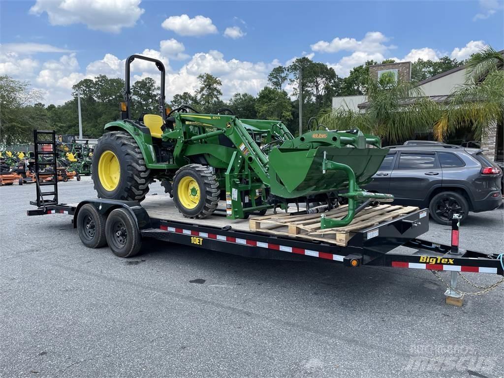 John Deere 4044M Traktory