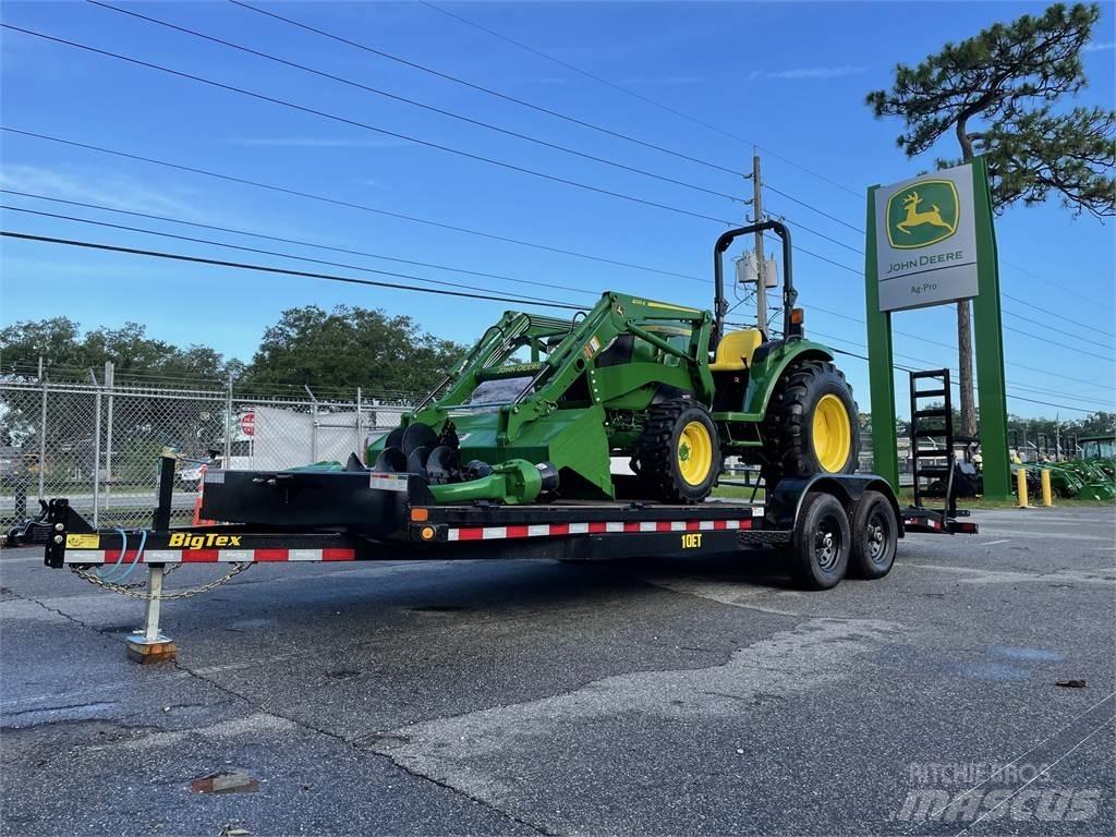 John Deere 4044M Traktory
