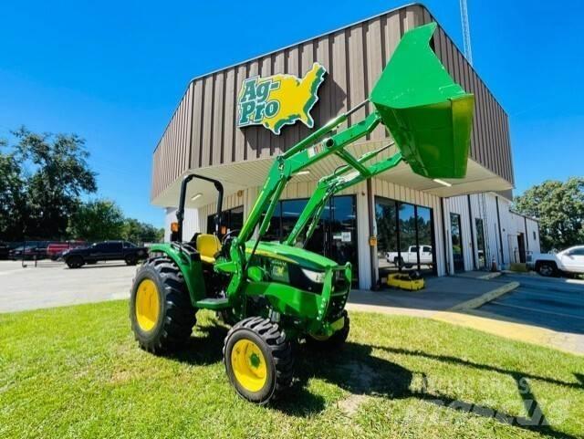 John Deere 4044M Traktory