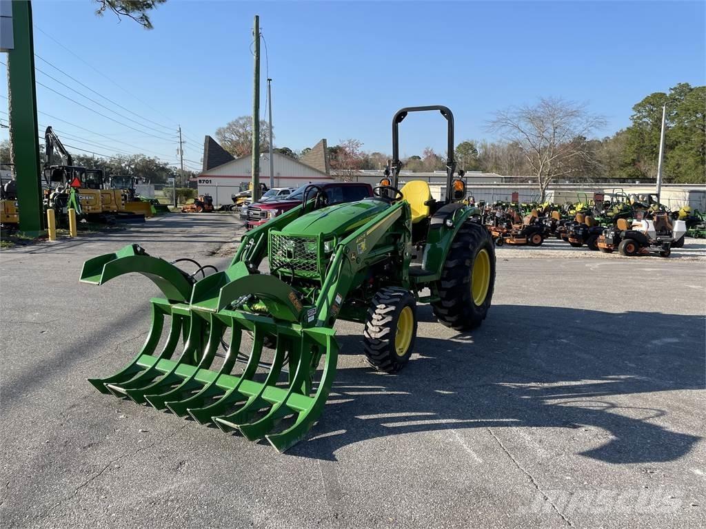 John Deere 4044R Traktory