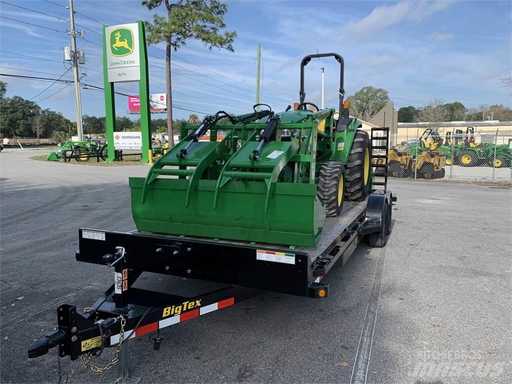 John Deere 4066M Traktory