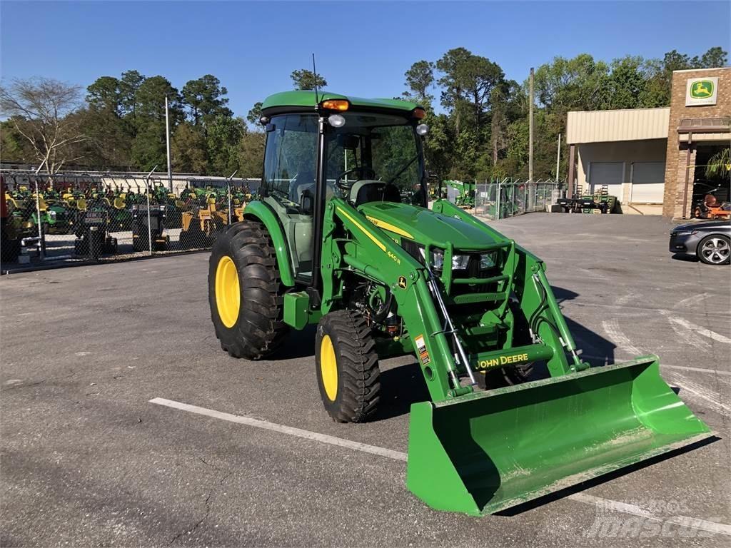 John Deere 4066R Traktory
