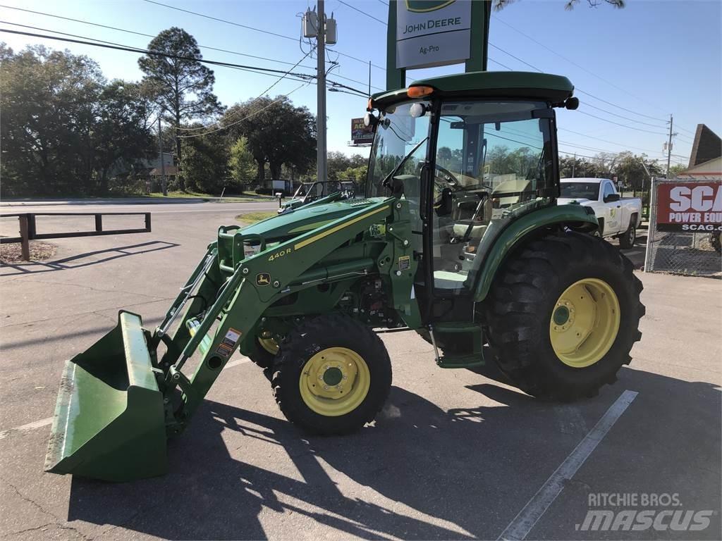 John Deere 4066R Traktory