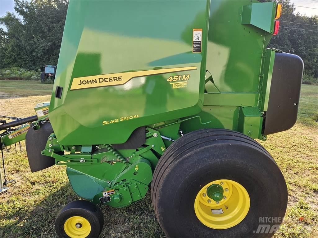 John Deere 451M Lisy na okrúhle balíky
