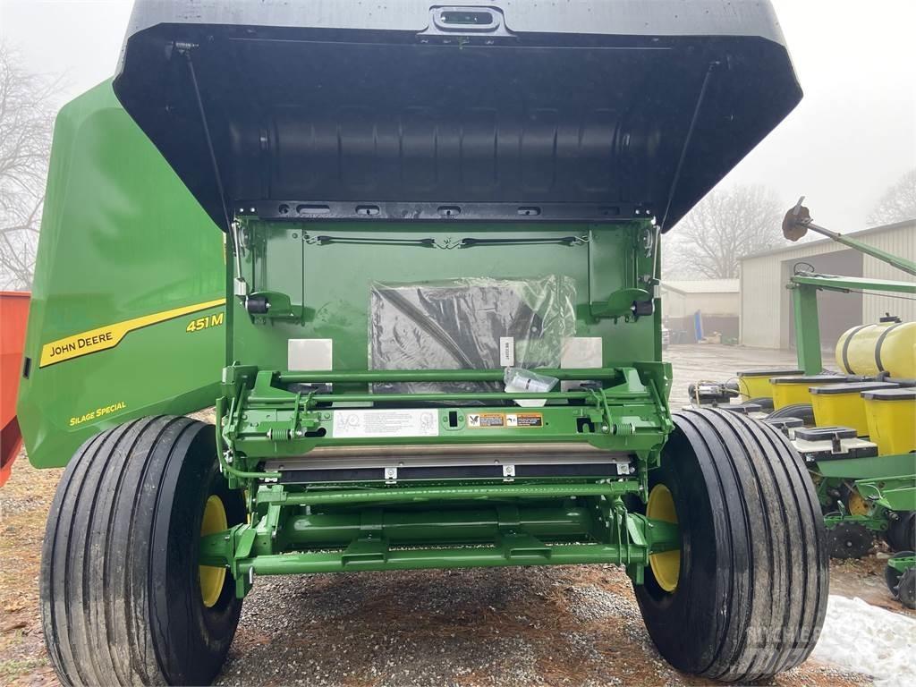John Deere 451M Lisy na okrúhle balíky