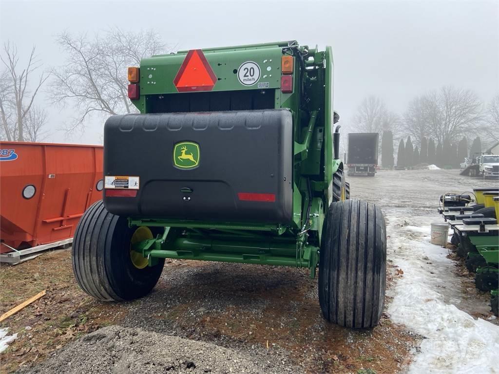 John Deere 451M Lisy na okrúhle balíky