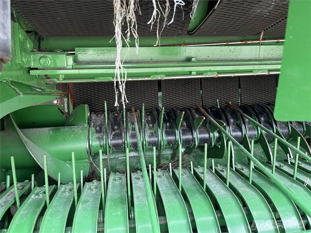 John Deere 451M Lisy na okrúhle balíky
