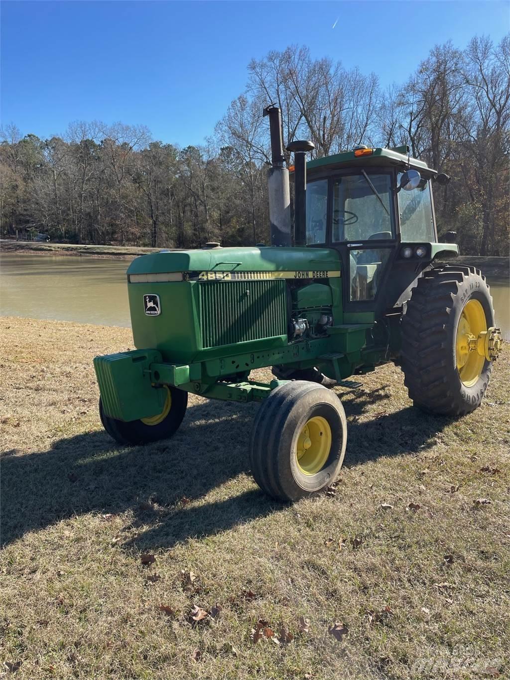 John Deere 4850 Traktory