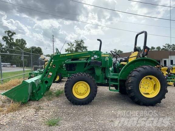 John Deere 5045E Traktory