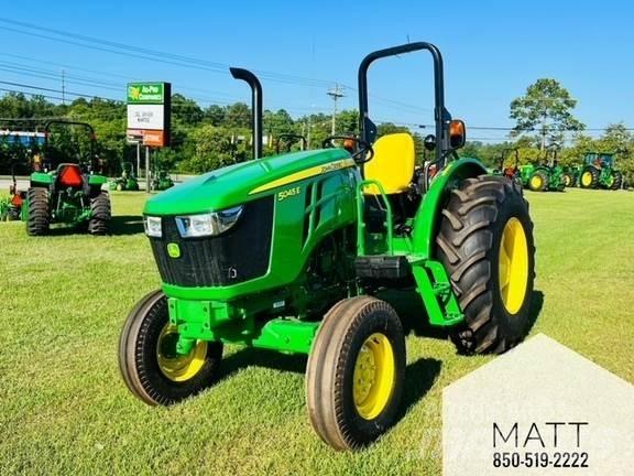 John Deere 5045E Traktory