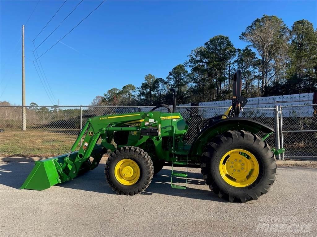 John Deere 5045E Traktory