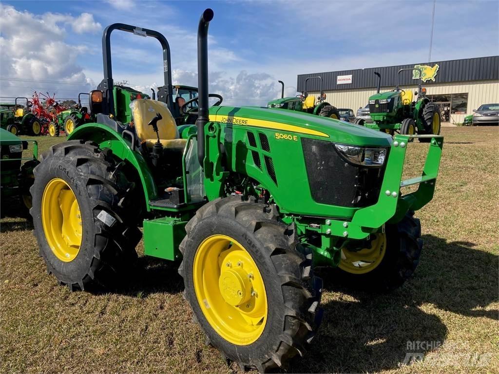 John Deere 5060E Traktory