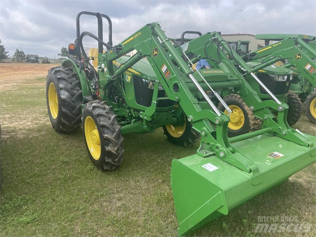John Deere 5060E Traktory