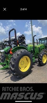 John Deere 5060E Traktory