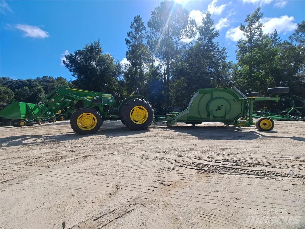 John Deere 5067E Traktory