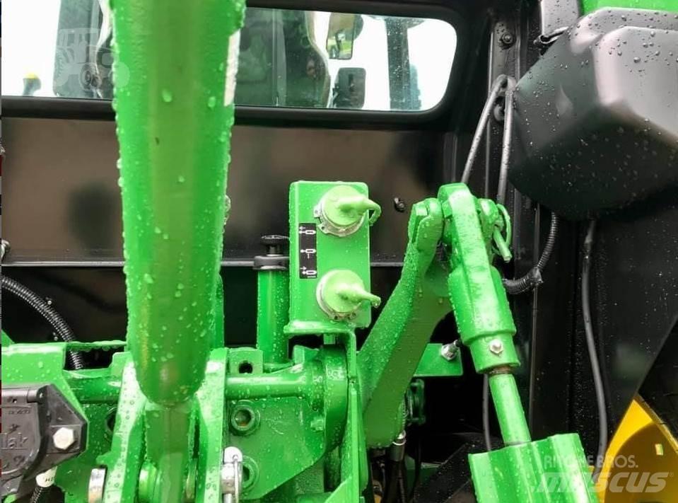 John Deere 5075E Traktory