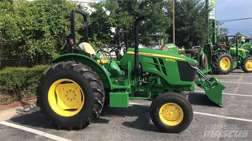 John Deere 5075E Traktory
