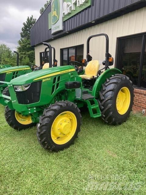 John Deere 5075E Traktory